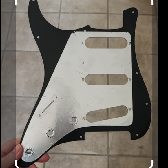 Stratocaster pickguard black brand new with shrink wrap on it to protect 3 layer - Picture 2 of 7